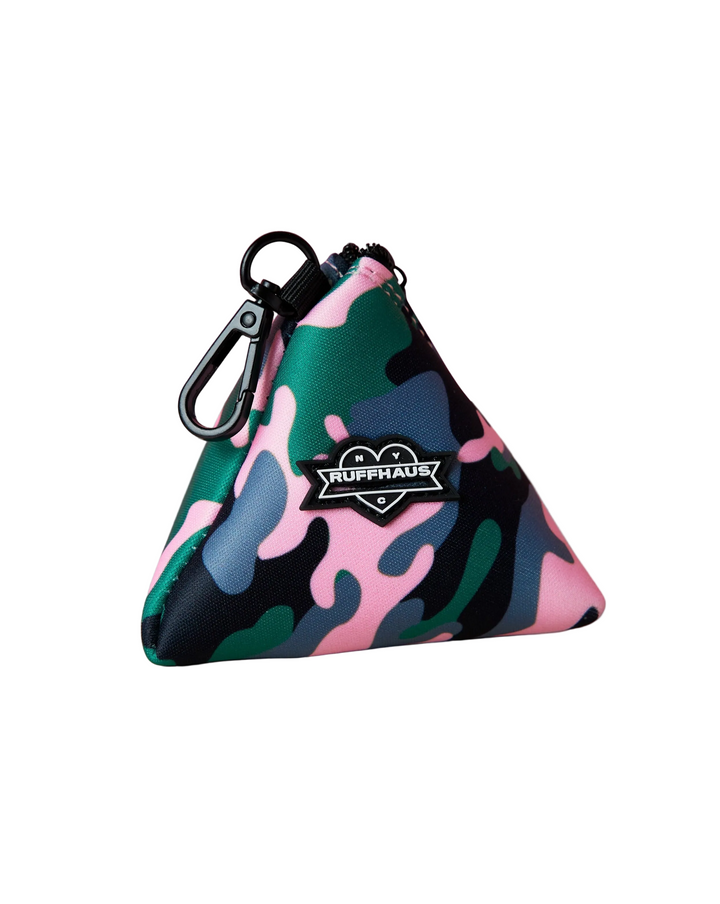 Camo QT Pink Poop Bag Holder